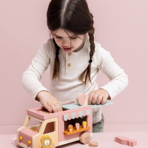 Wooden ice cream truck - Thumbnail Image 2