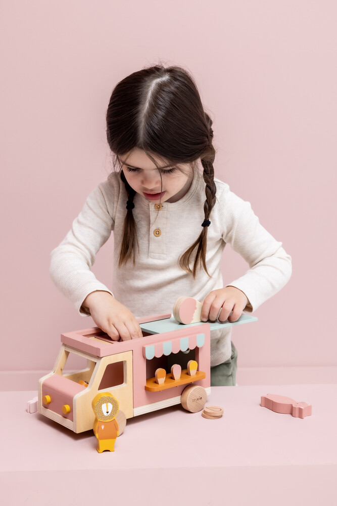 Wooden ice cream truck - Image 2